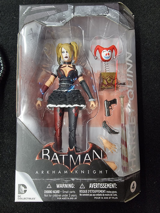 BATMAN ARKHAM KNIGHT HARLEY QUINN FIGURE