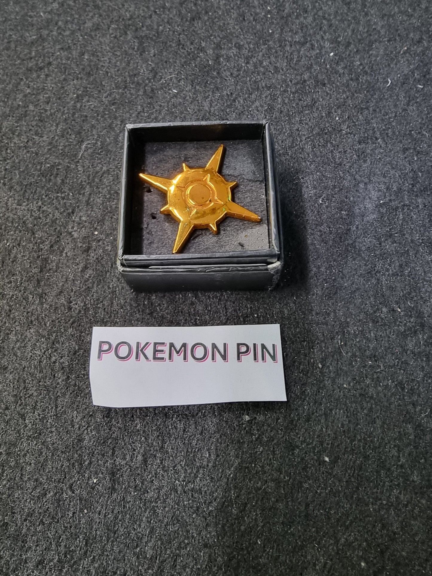 POKEMON SUN AND MOON RARE METAL PIN / BADGE NINTENDO 3DS