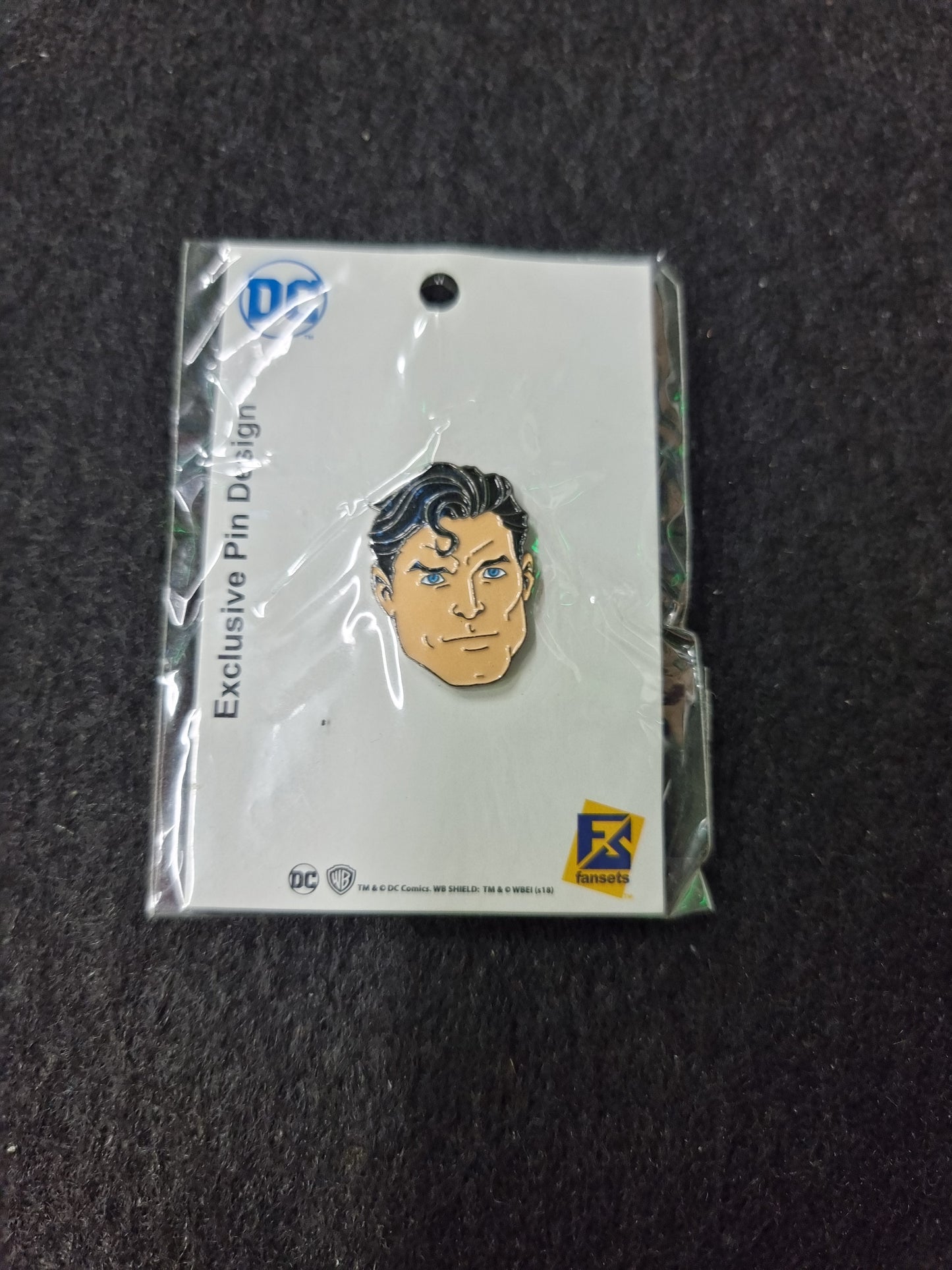 DC SUPERMAN PIN