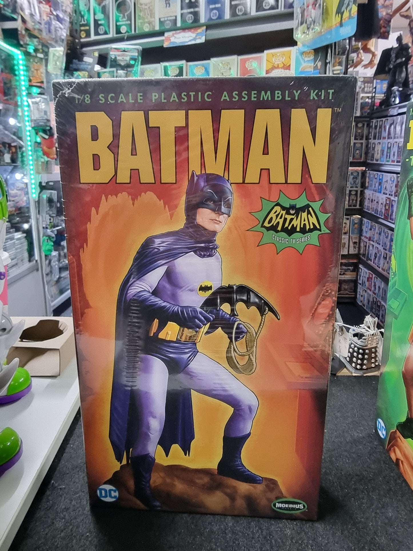 BATMAN 1/8 SCALE PLASTIC ASSEMBLY KIT