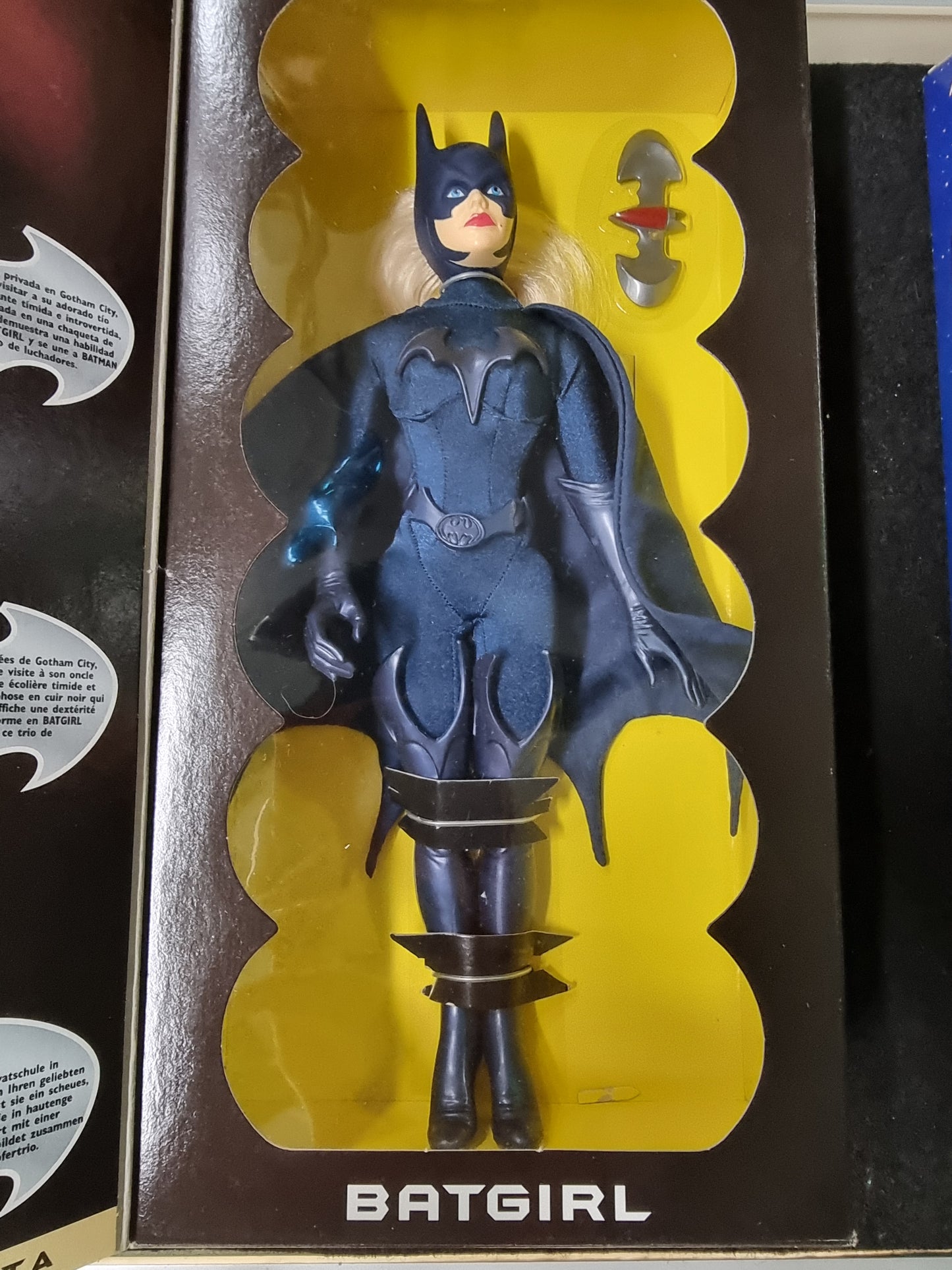 BATMAN & ROBIN BATGIRL COLLECTOR SERIES 12 FIGURE