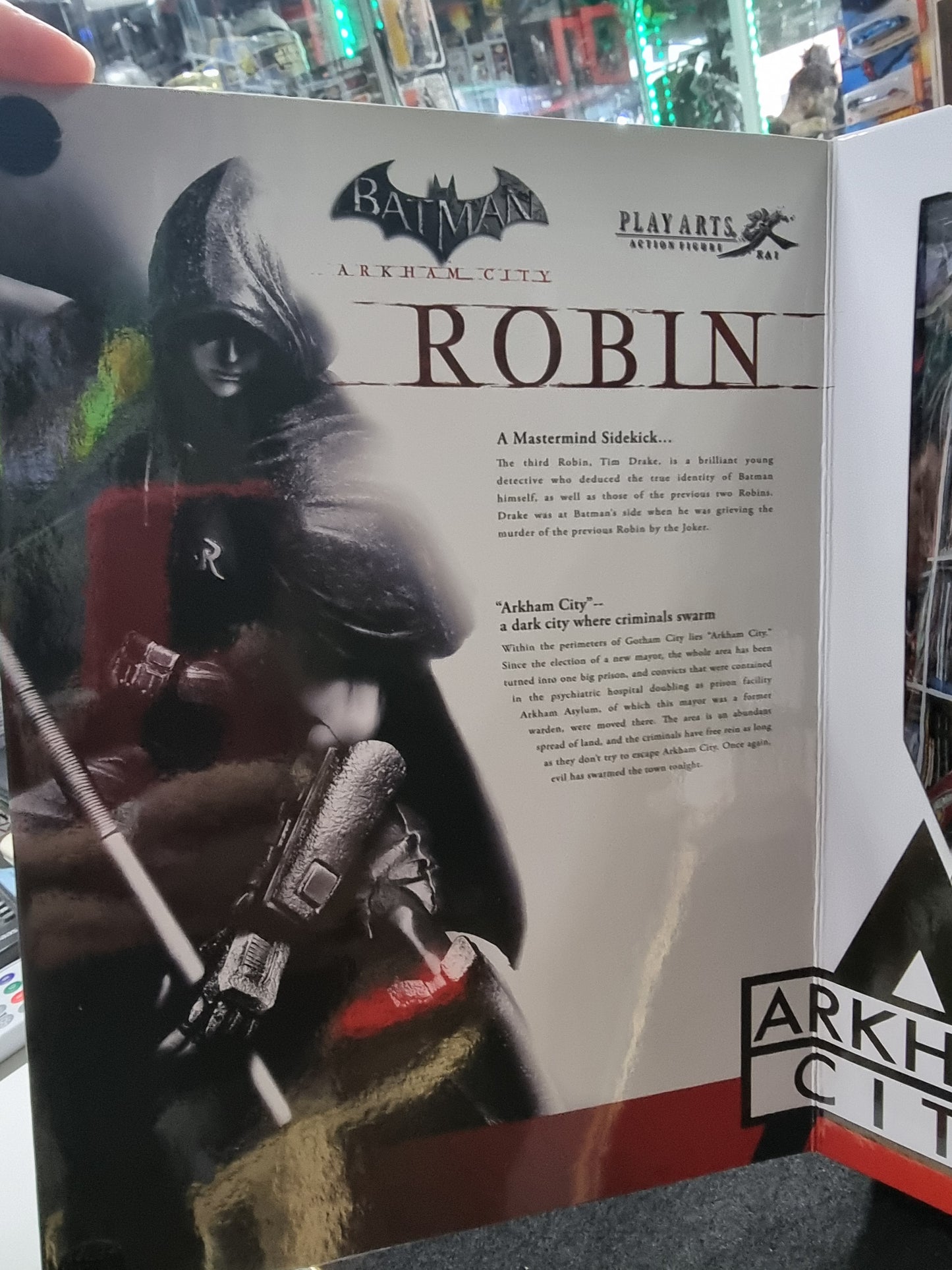 BATMAN ARKHAM CITY GOTHAM CITY PLAY ARTS NO:3 ROBIN ACTION FIGURE