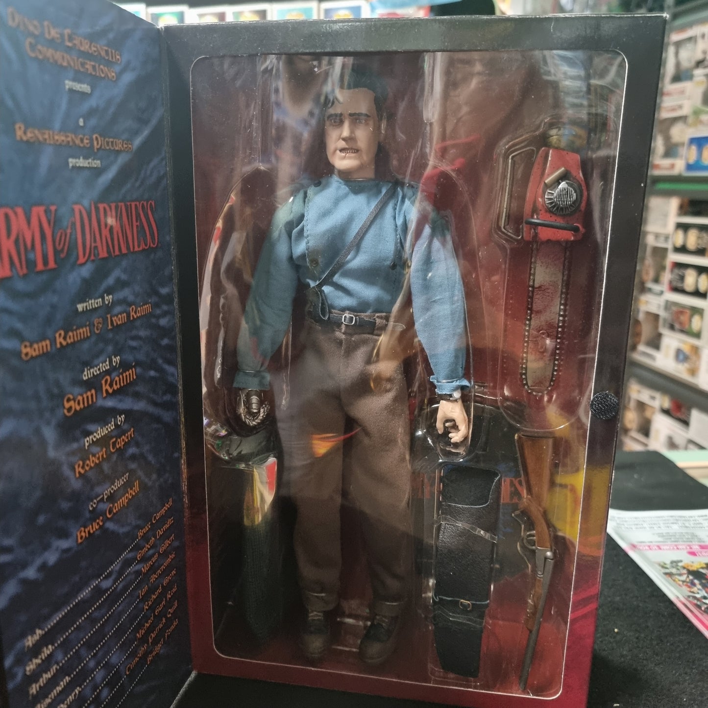 ARMY OF DARKNESS 12" ASH SIDESHOW FIGURE