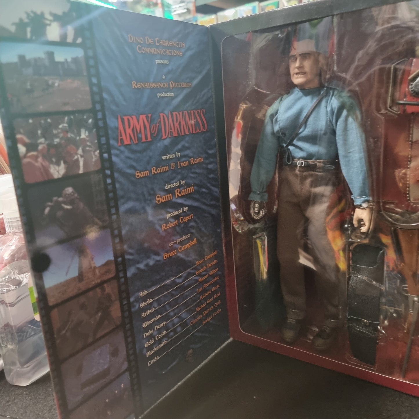 ARMY OF DARKNESS 12" ASH SIDESHOW FIGURE