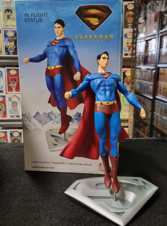 DC DIRECT SUPERMAN RETURNS IN FLIGHT STATUE 1121/2500