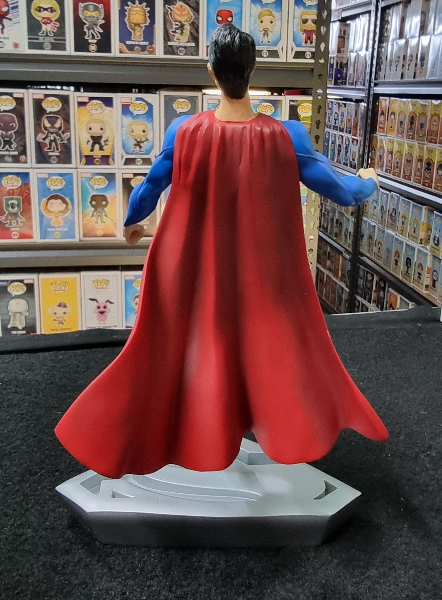 DC DIRECT SUPERMAN RETURNS IN FLIGHT STATUE 1121/2500