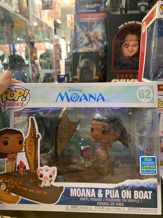 Pop funko Disney moana and pua on boat 62