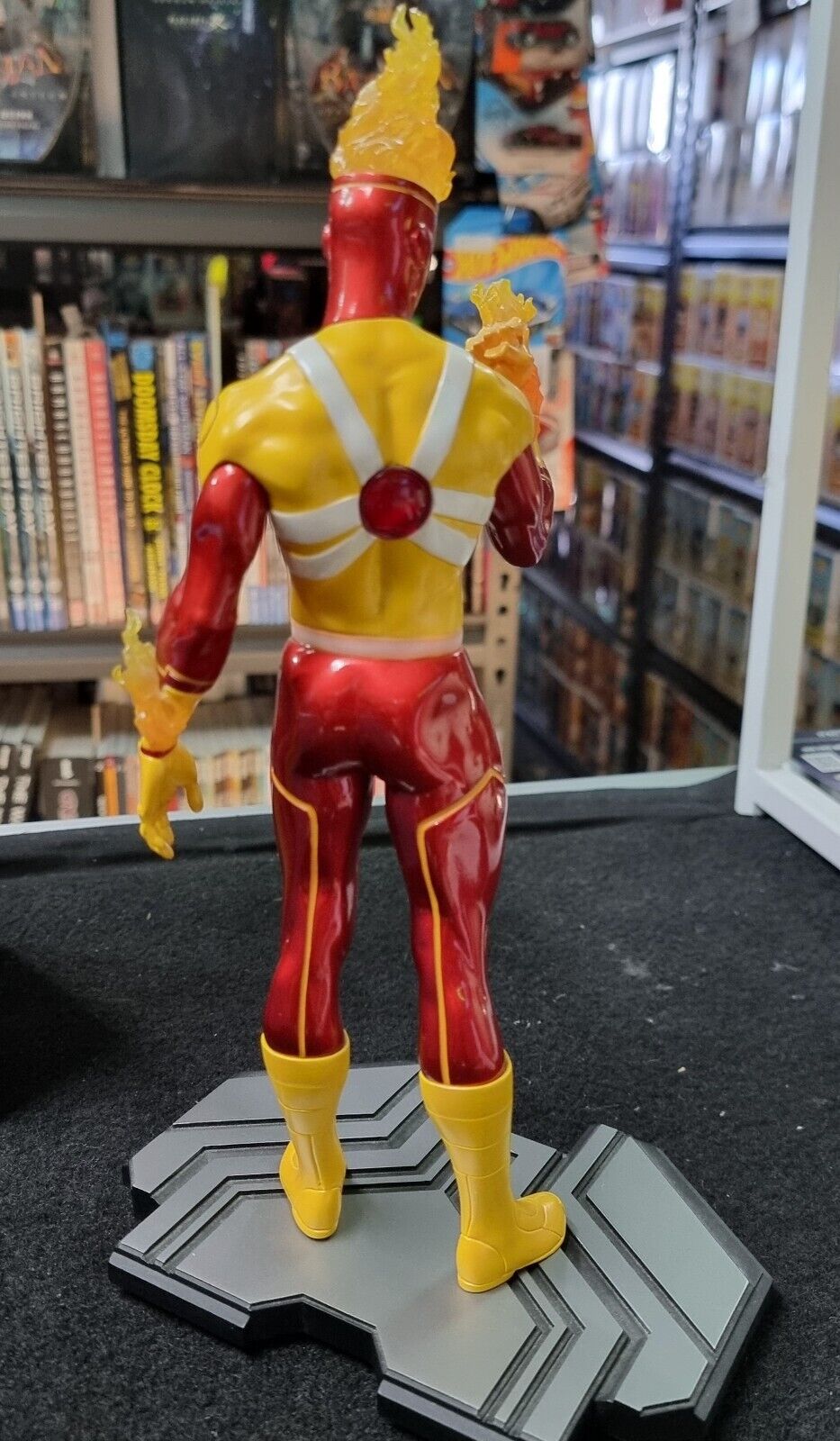 DC Comics - DC Icons - Firestorm 30cm Statue ( Flame is Broken) 1973 of 5200