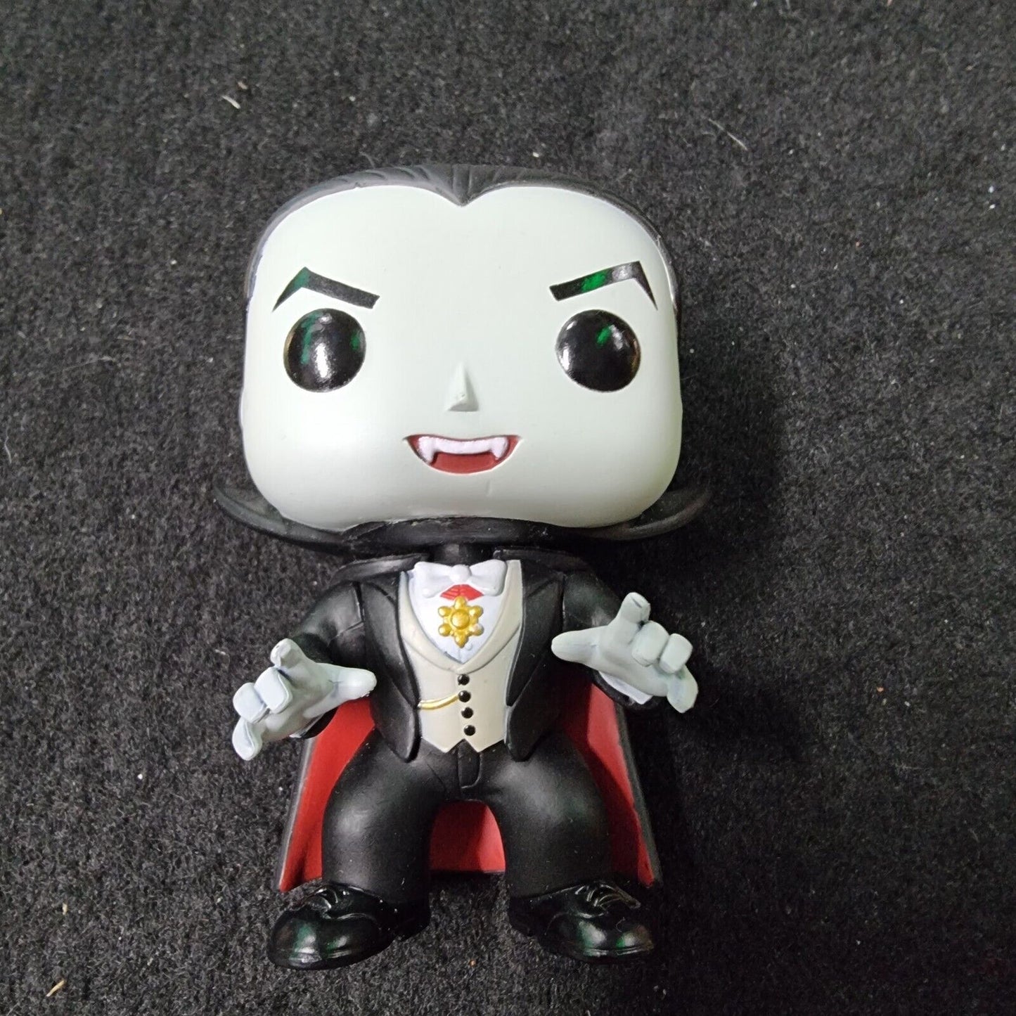 Funko Pop Movies Monsters Dracula #111 Figure Loose OOB rare vaulted