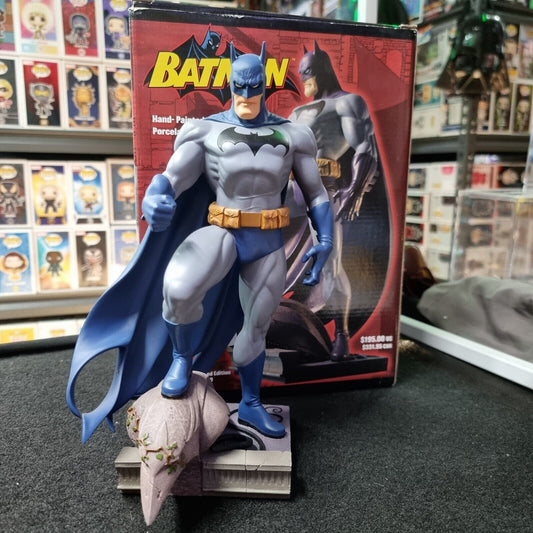 BATMAN JIM LEE HUSH MINI STATUE - 1441/6000