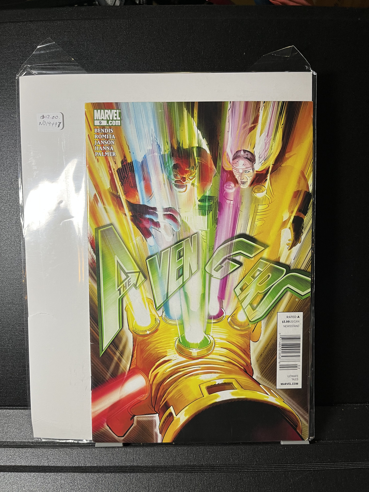 AVENGERS  #9  2010 SERIES  - BRIAN BENDIS  - MARVEL COMICS