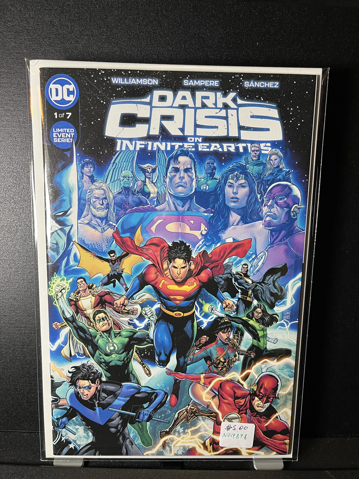 Dark Crisis On Infinite Earth # 1 of 7 Limited Series DC Comics