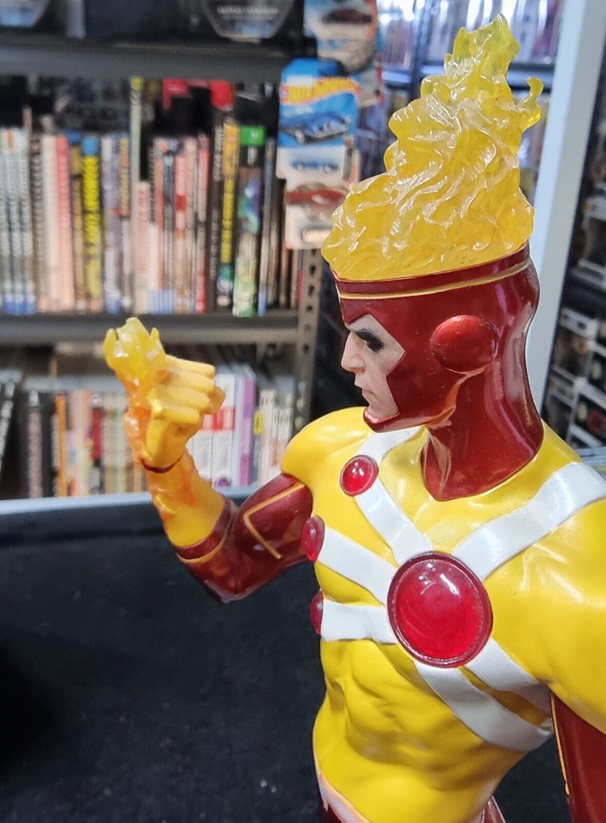 DC Comics - DC Icons - Firestorm 30cm Statue ( Flame is Broken) 1973 of 5200