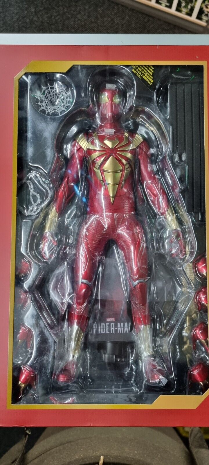 Hot Toys Spiderman Iron Spider Armor 1/6 Scale Box Has Some Damage 