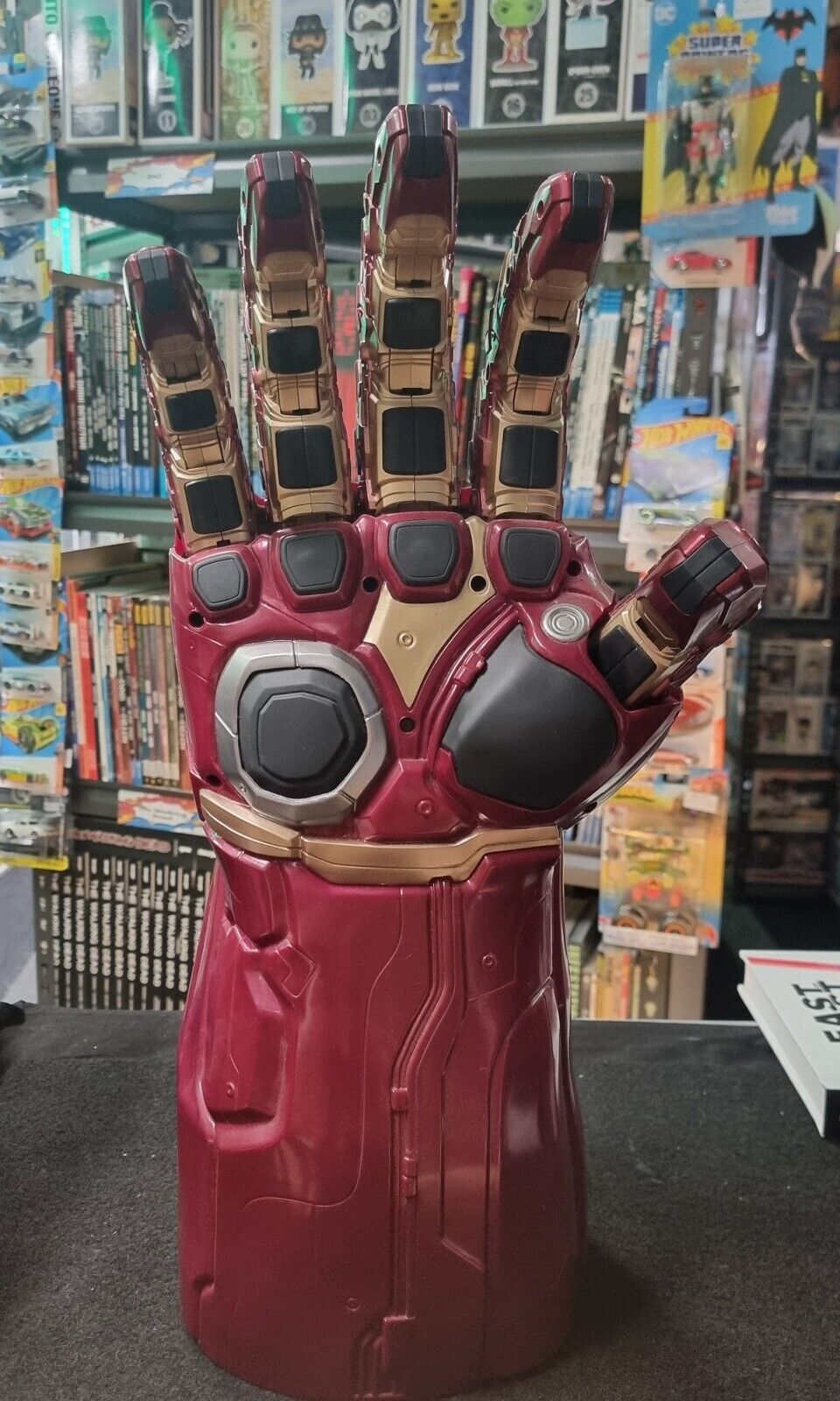 The Avengers Endgame Iron Man LED Glove 1:1, Marvel Comics, Infinity Gauntlet 