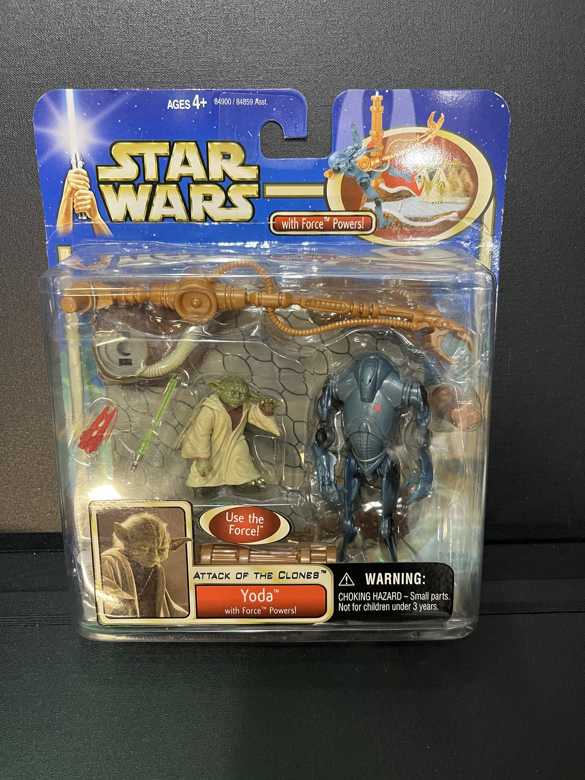 YODA with Force Powers Star Wars AOTC 3.75 Action Figures