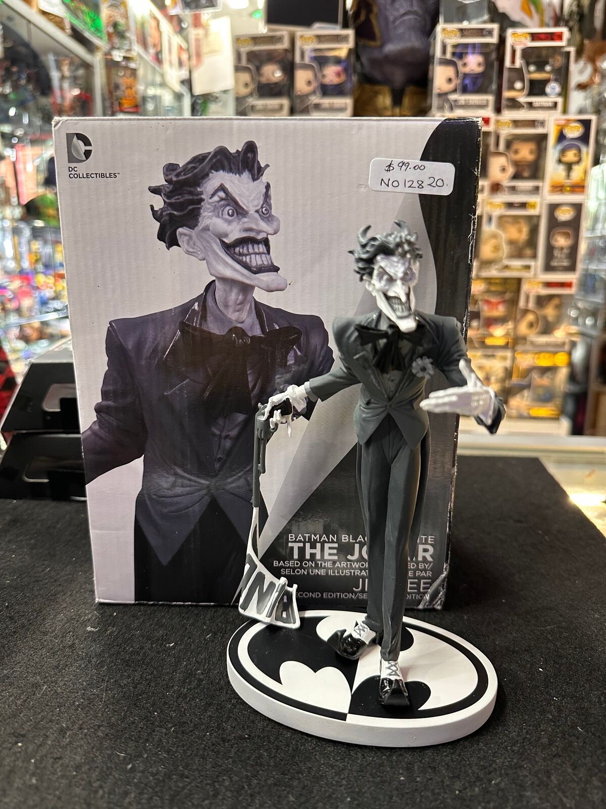 BATMAN BLACK & WHITE THE JOKER STATUE