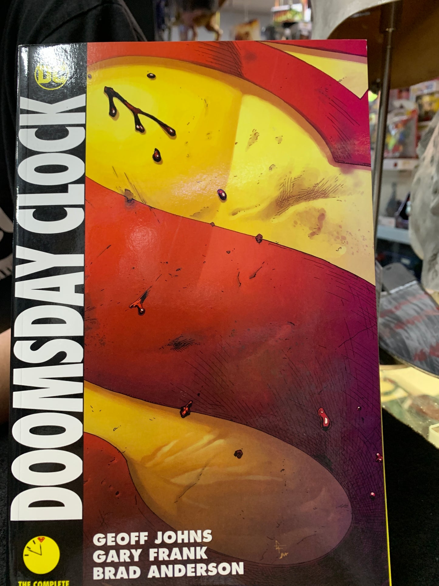 DC Comic graphic novel Doomsday clock