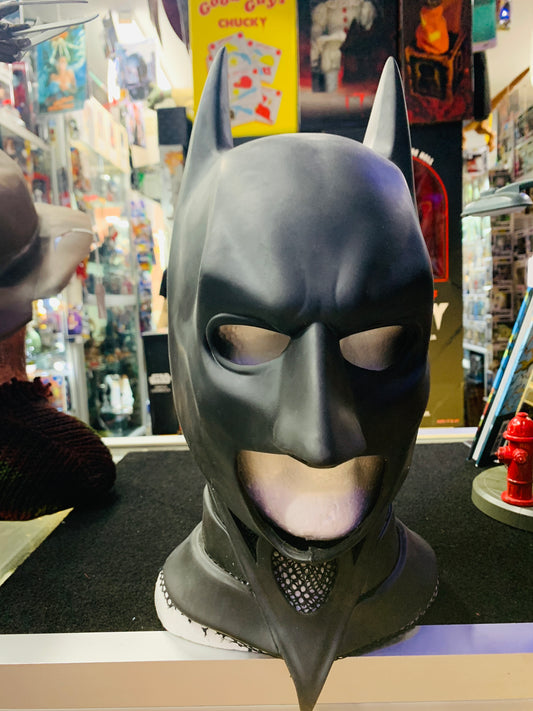 Batman silicone mark it’s come apart from neck still very cool