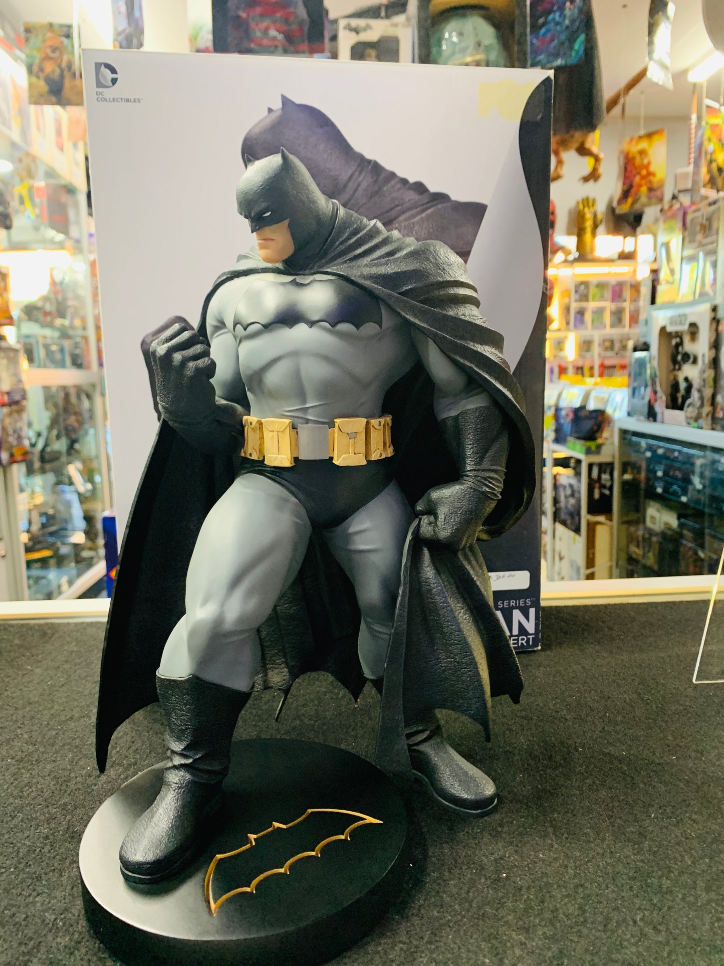 Batman DC figurine 12 inch numbered 3704/5000