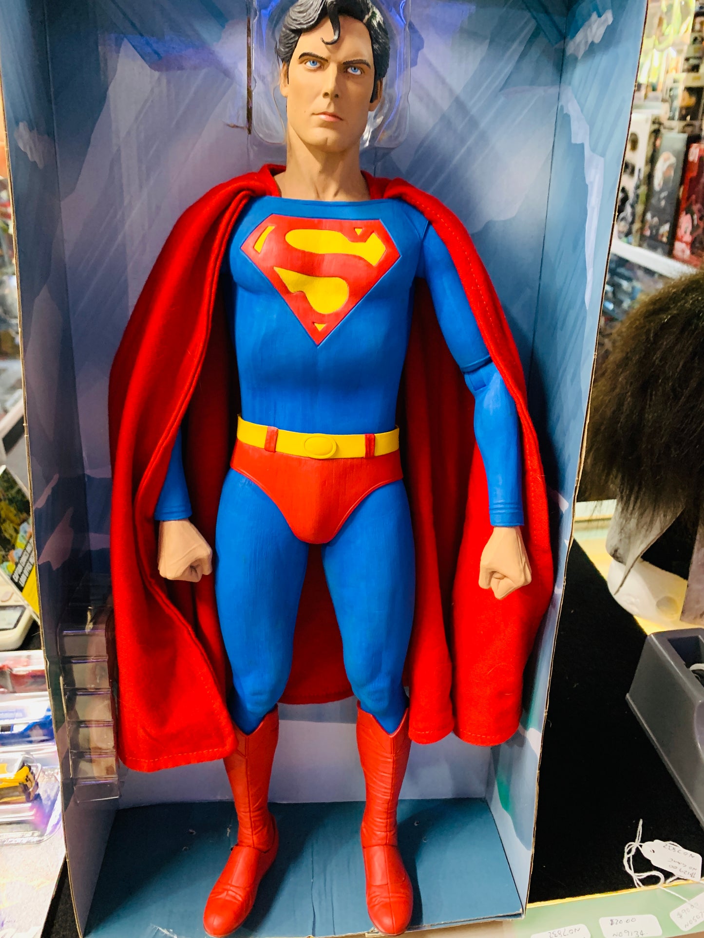 Superman Christopher Reeves classic Superman classic 1/4 scale Neca damage box item as per pictures