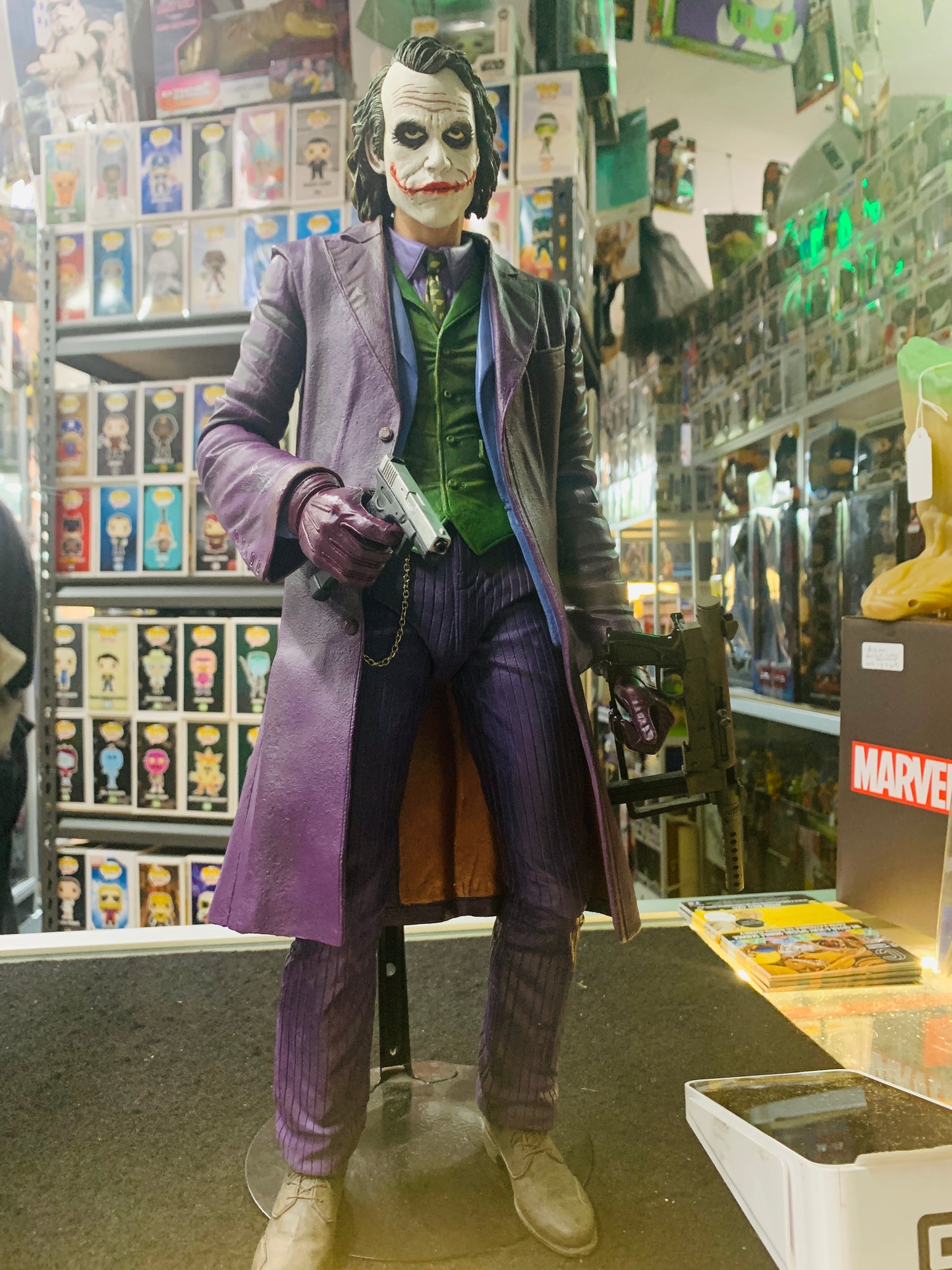 Heath ledger 18 inch Neca statue 2014 no box