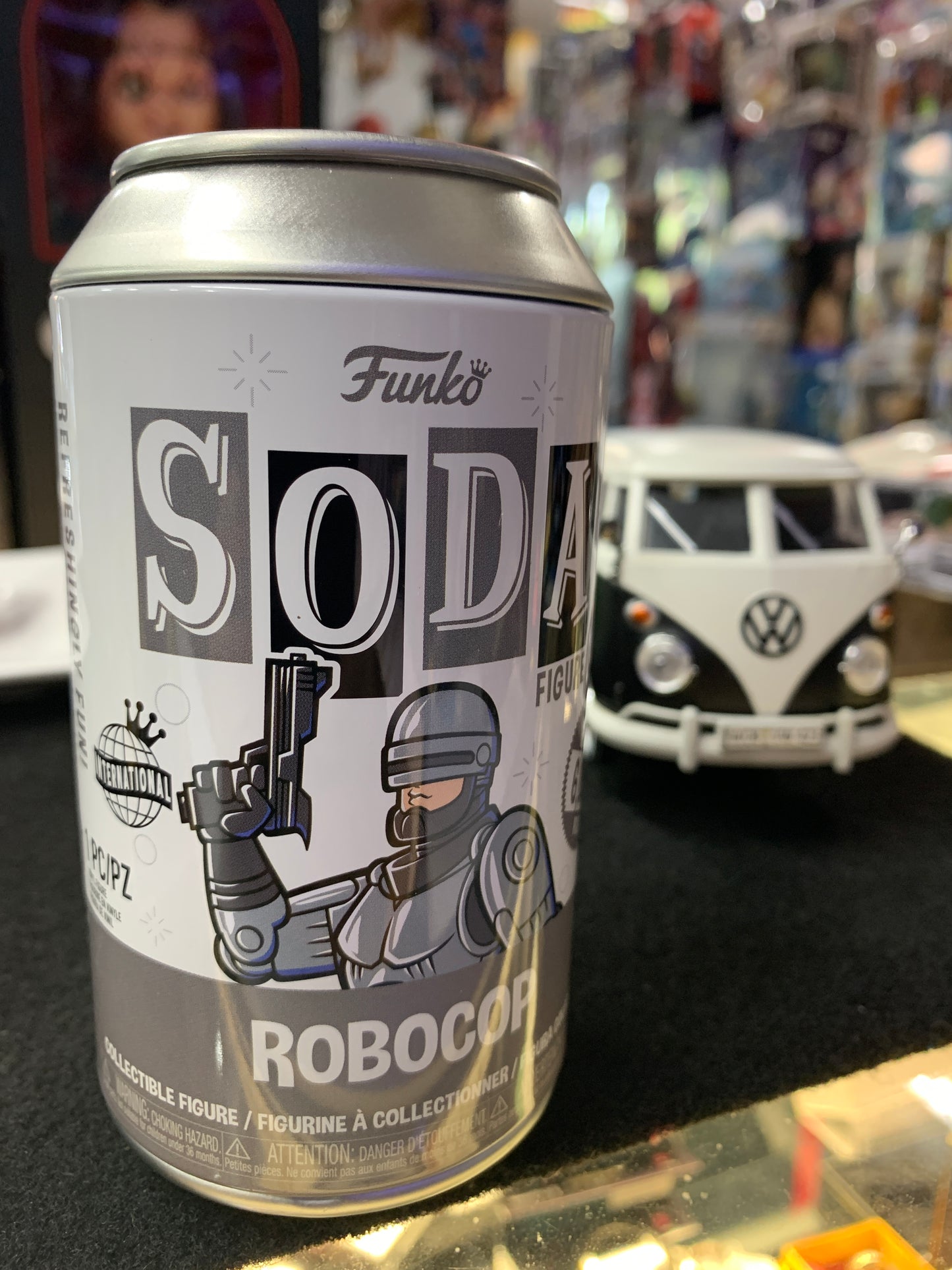 Funko soda robo cop