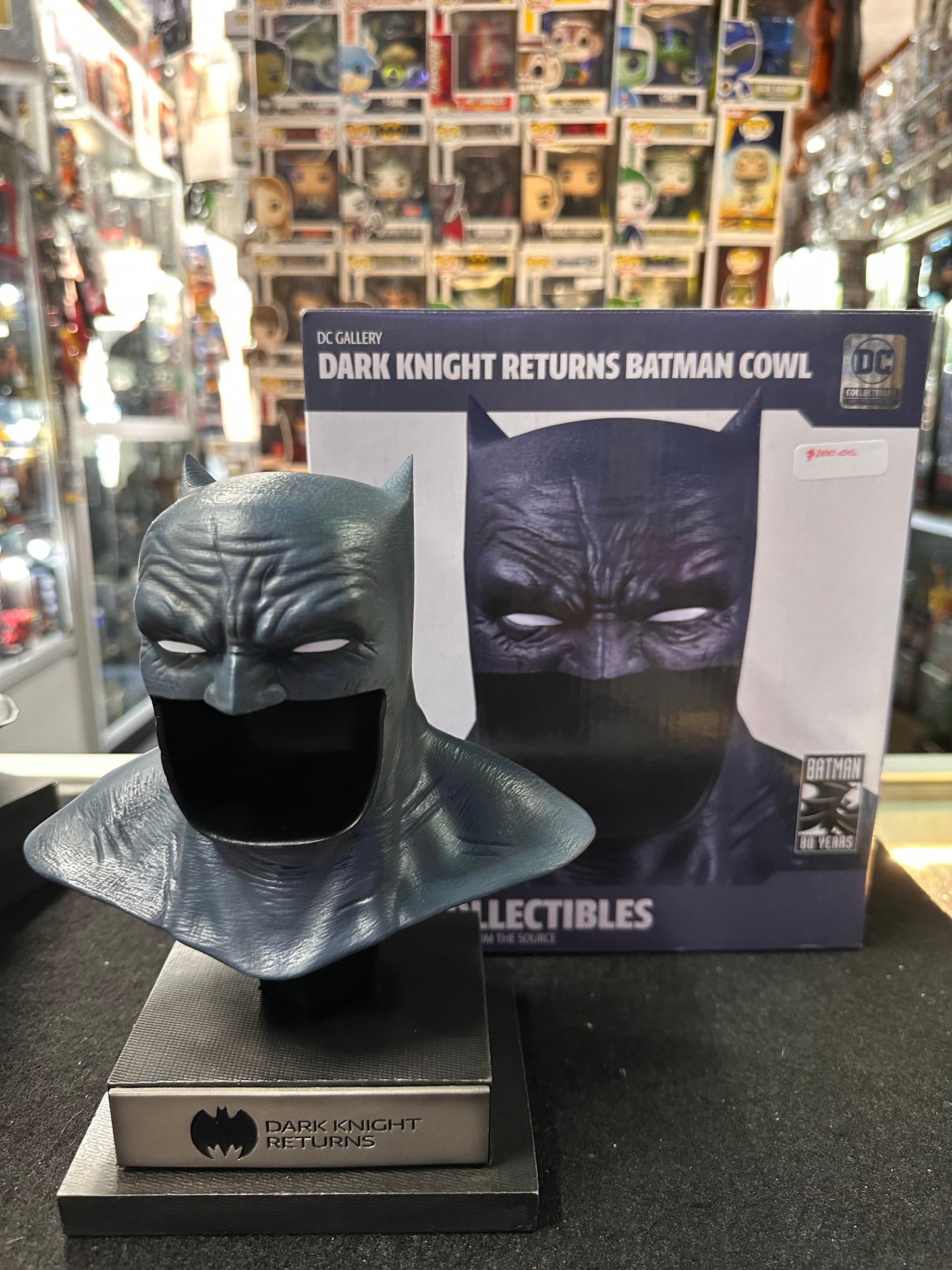 DC COLLECTIBLES DARK KNIGHT RETURNS BATMAN COWL BUST 1780 OF 5000