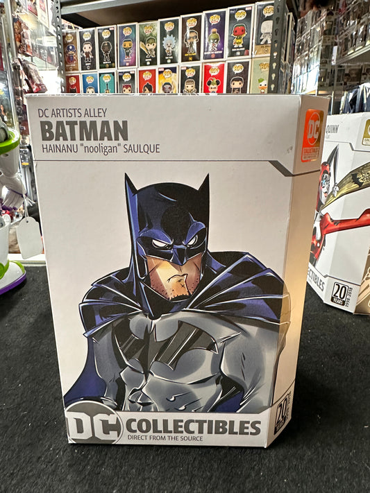 DC ARTISTS ALLEY BATMAN COLLECTIBLES