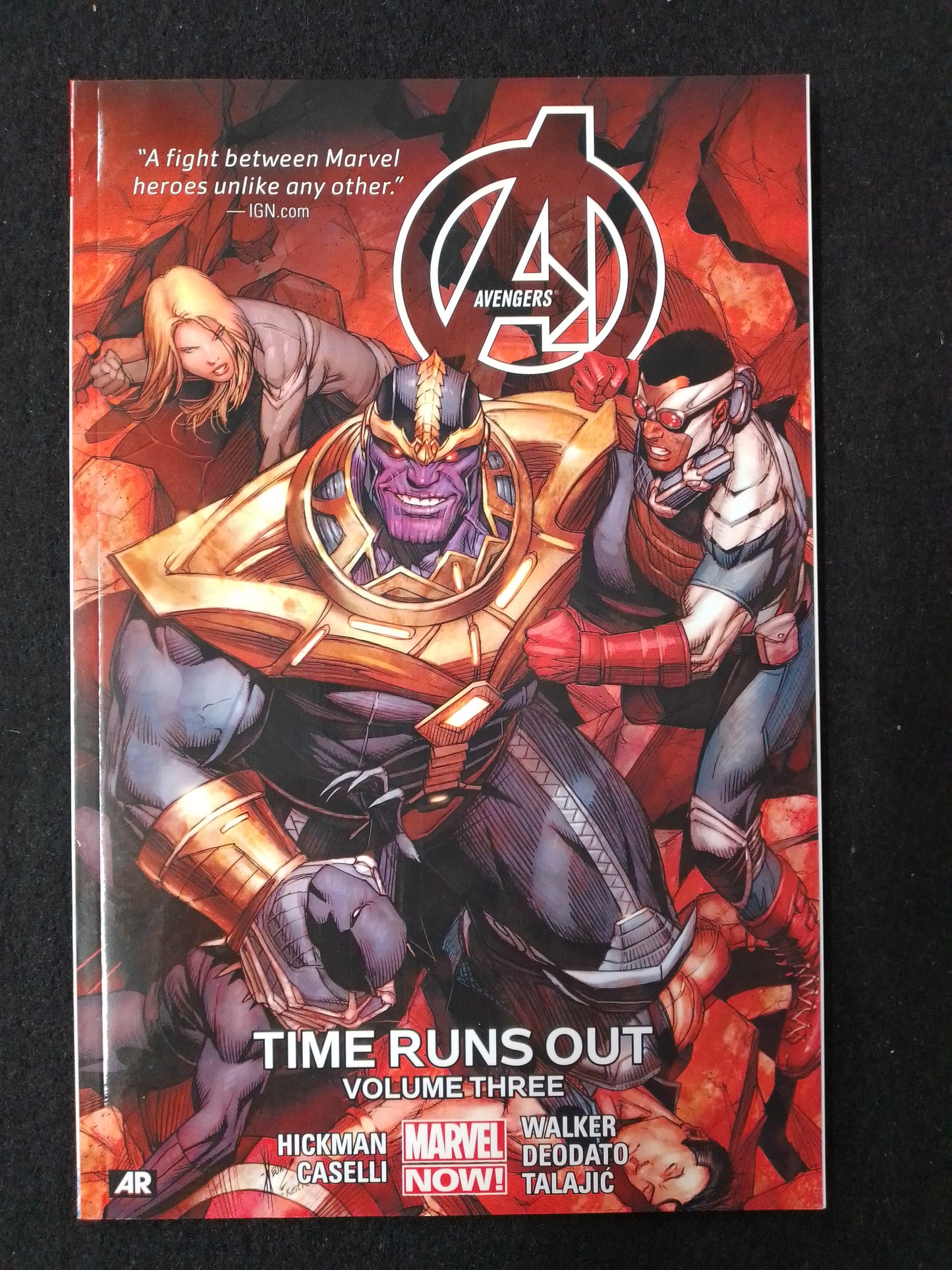 Avengers - Time Runs Out Volume 3 Marvel Graphic Novel - N06492