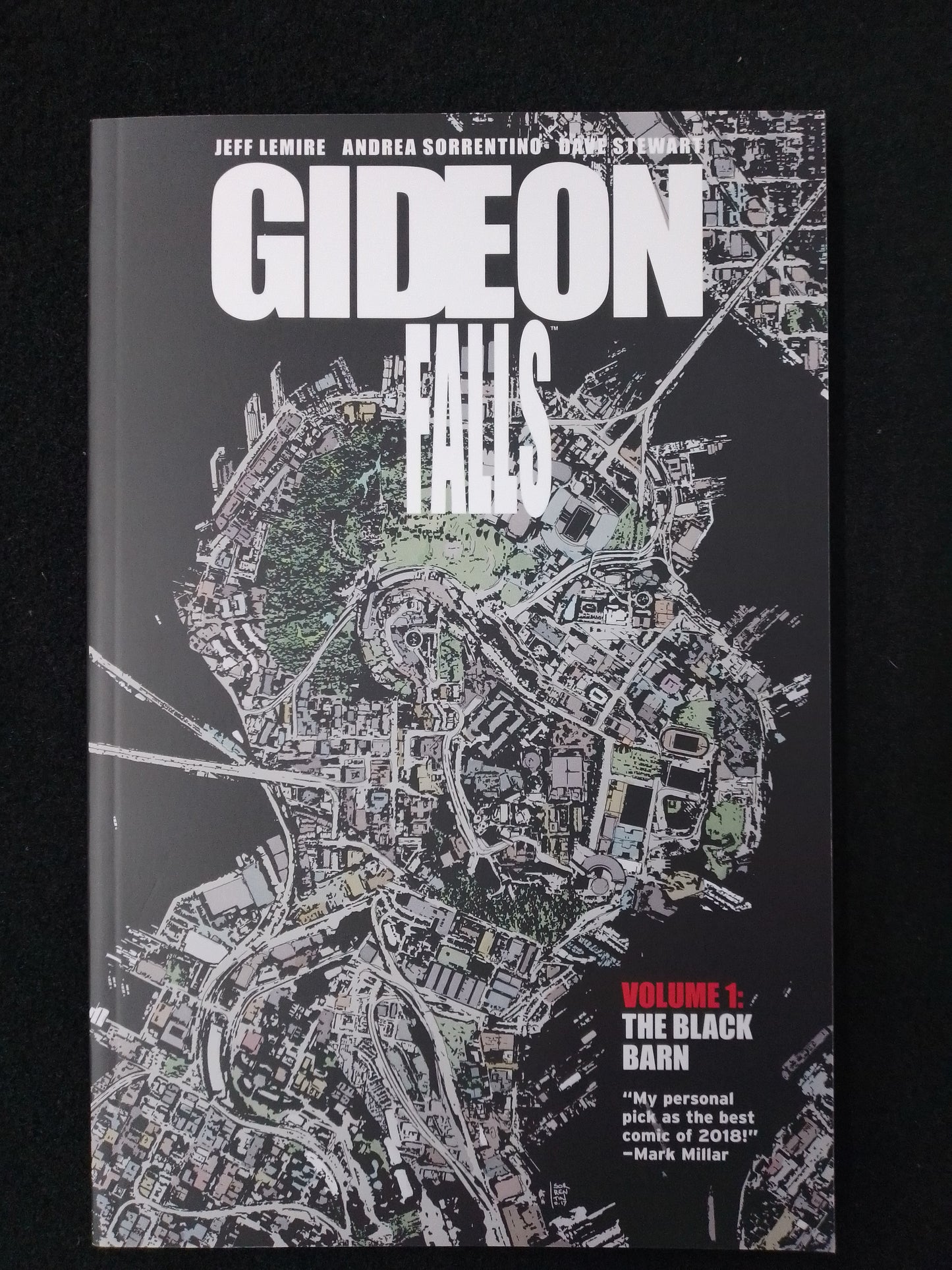 Gideon Falls Volume 1 The Black Barn Graphic Novel - N06689