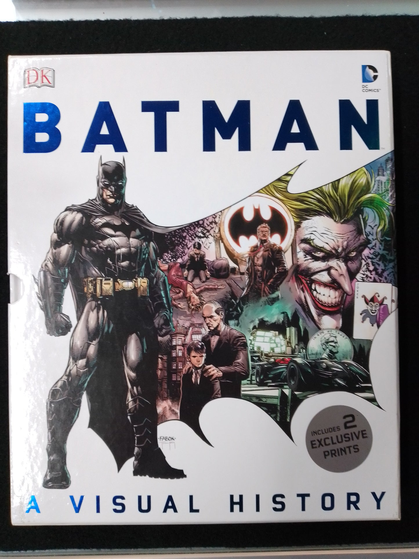 DC Comics - Batman A Visual History + 2 Exclusive Prints Hardcover Book - N09449