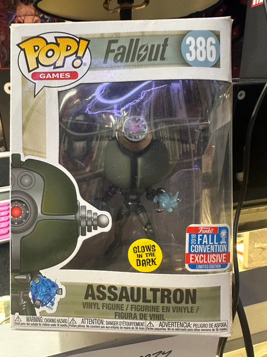 Funko POP! Games Fallout #386 Assaultron (Glow) New York Comic Con NYCC