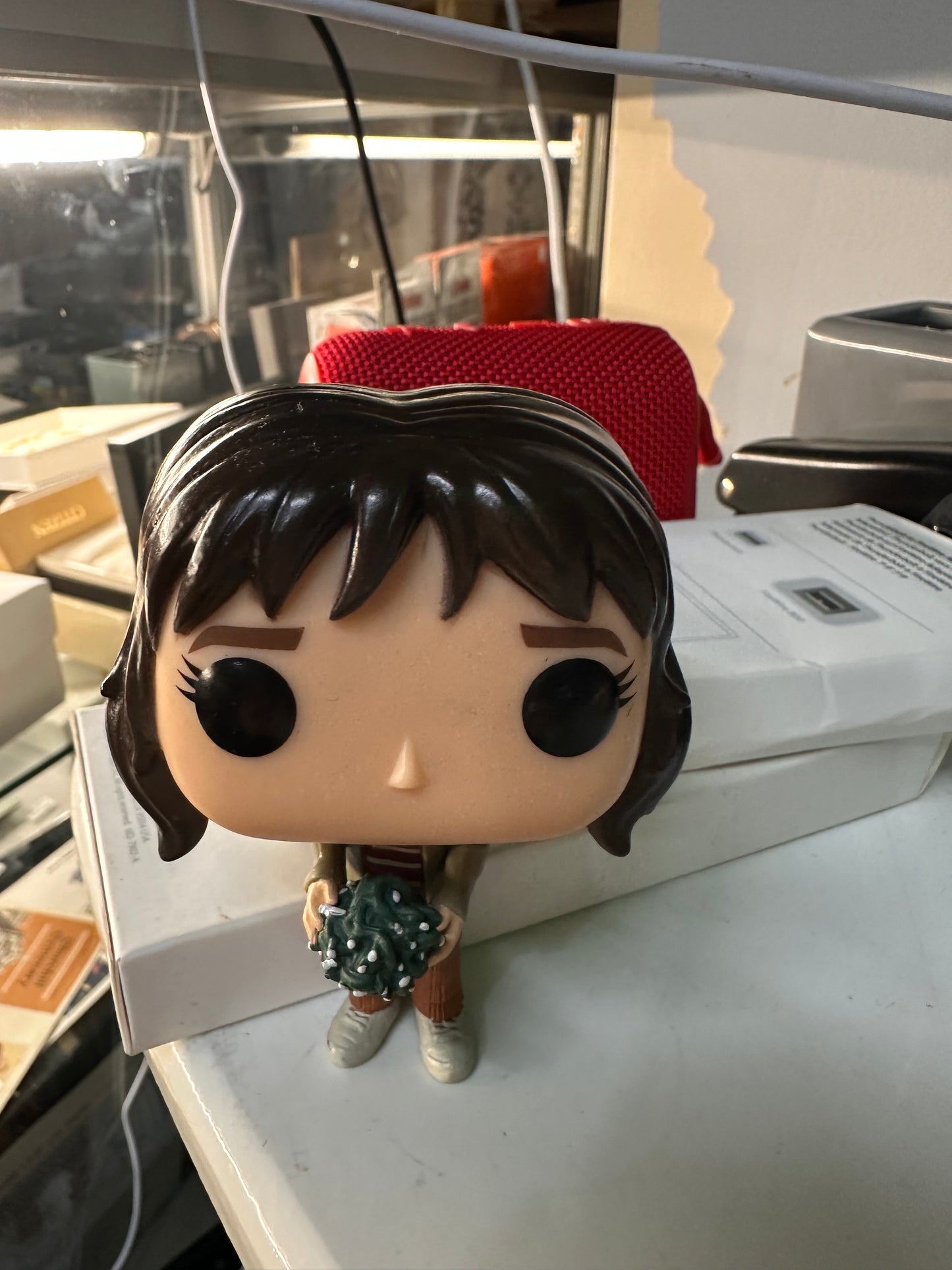 FUNKO POP STRANGER THINGS JOYCE POP NO BOX