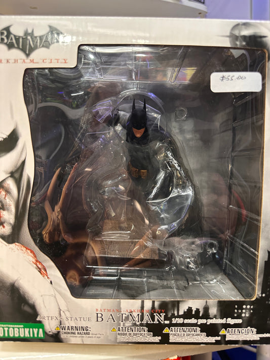 BATMAN KOTOBUKIYA ARKHAM CITY FIGURE