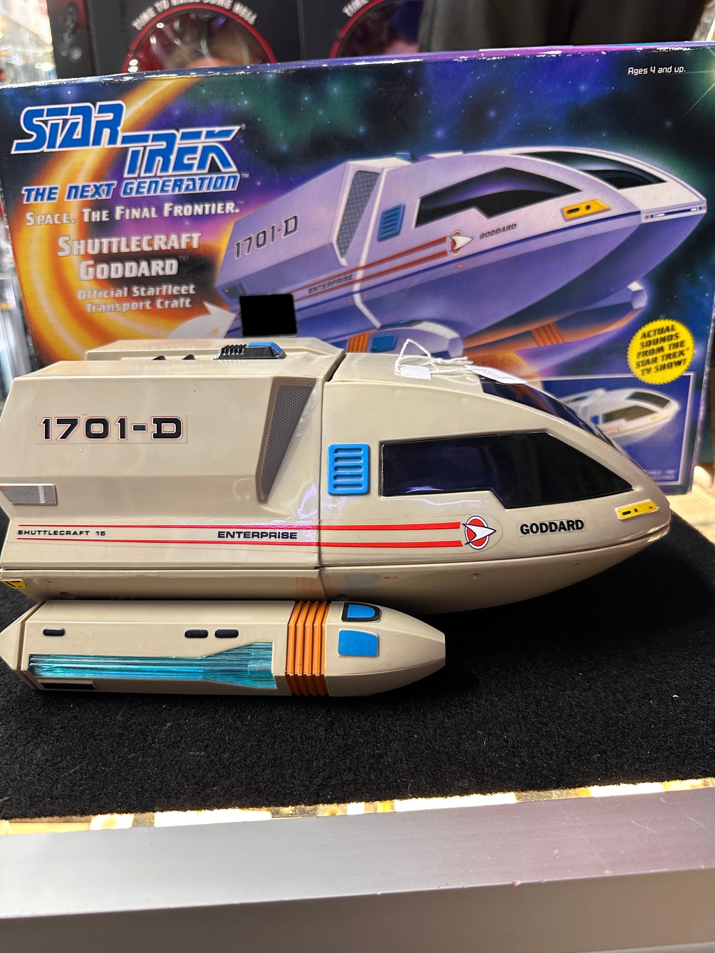 STAR TREK THE NEXT GENERATION  1992 SHUTTLECRAFT GODDARD