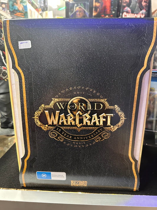 WORLD OF WARCRAFT 15 YEAR ANNIVERSARY STATUE AND ACCESSORIES