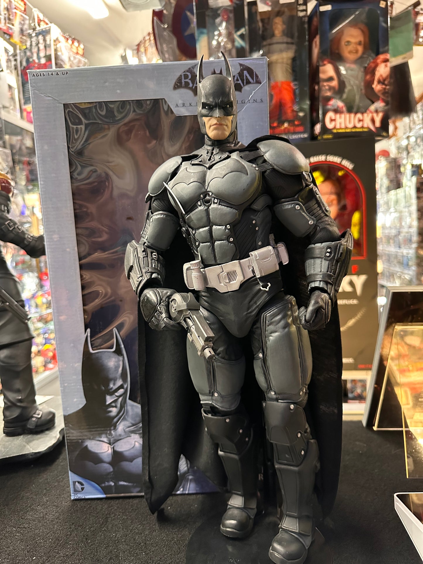 BATMAN ARKHAM ORIGINS 1/4 SCALE ACTION FIGURE