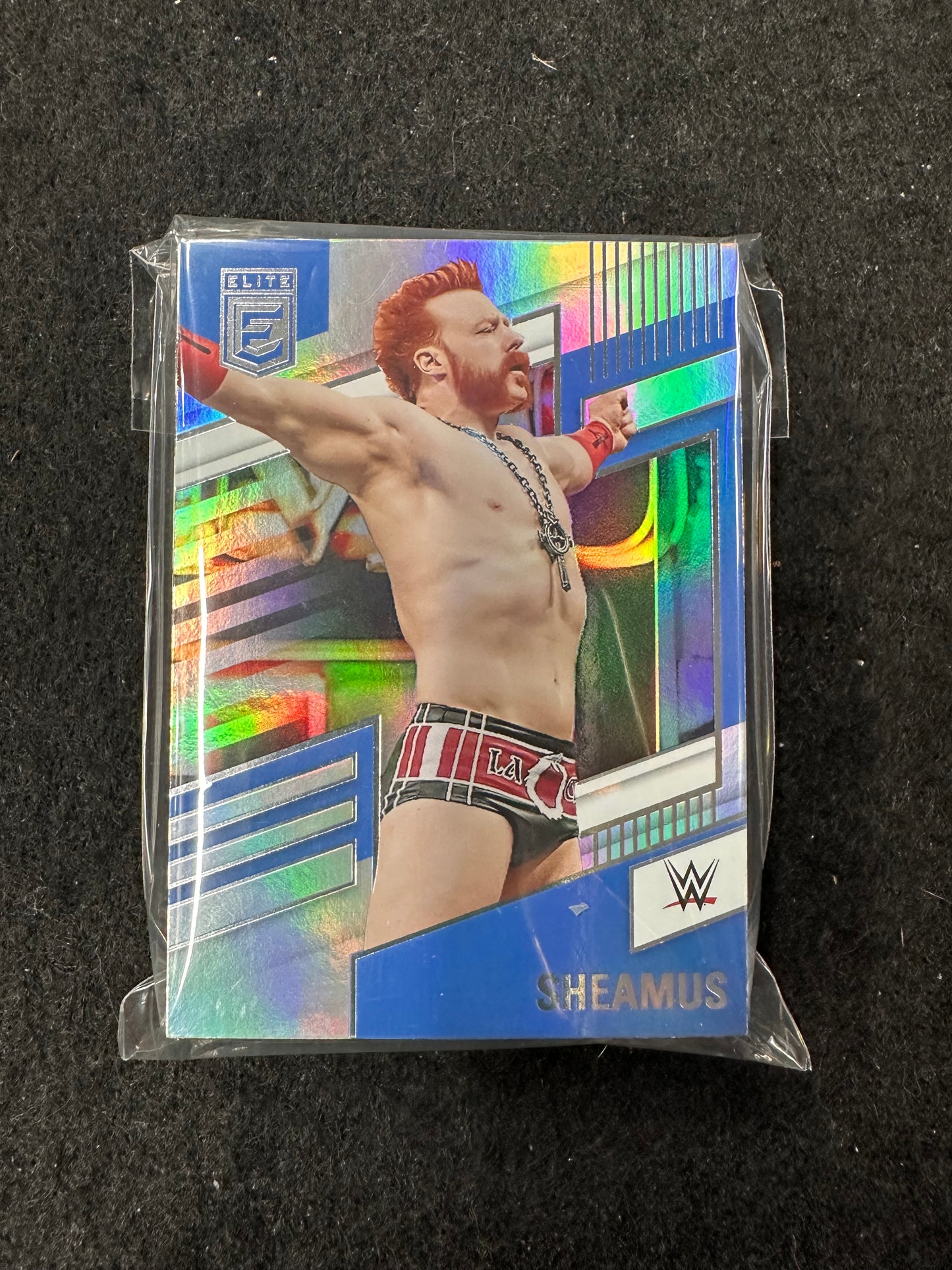 2022 SELECTWWE RAW TRADING CARDS