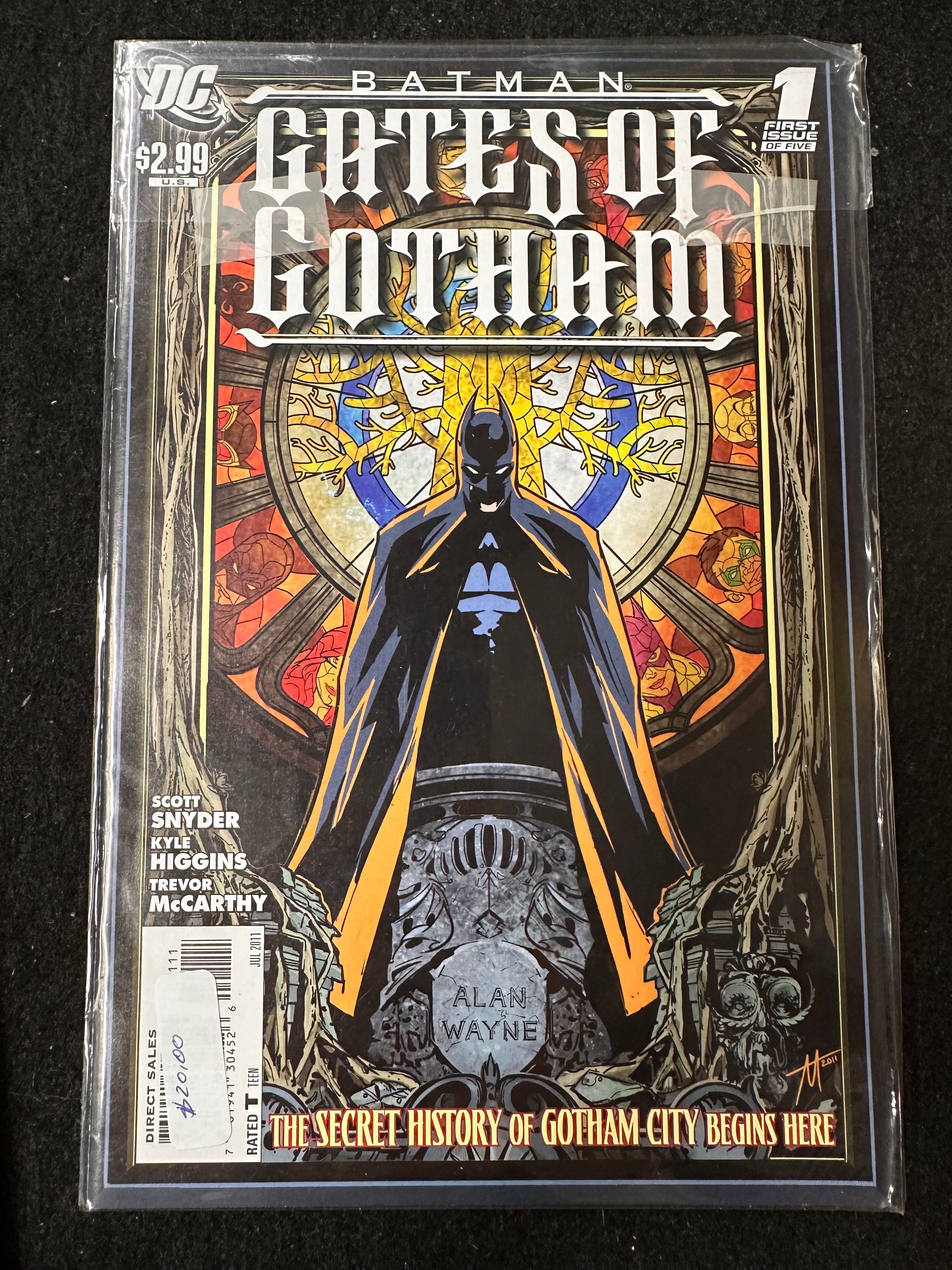 BATMAN GATES OF GOTHAM THE SECRET HISTORY OF GOTHAN CITY BEGINS HERE ...