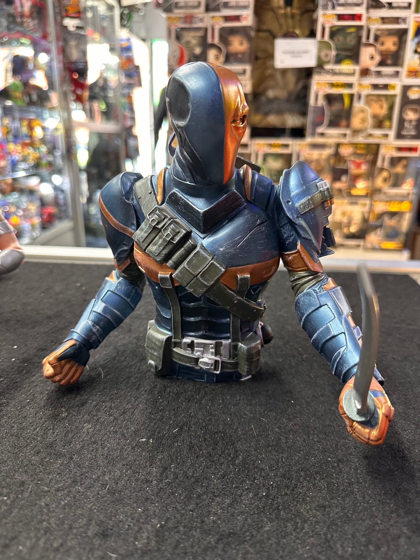 ARKHAM ORIGINS DEATHSTROKE BANK BUST