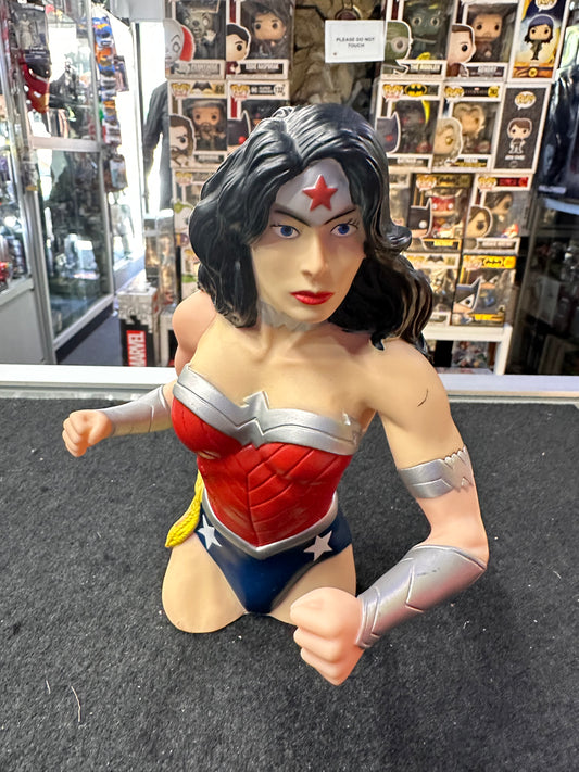 DC WONDER WOMAN BANK BUST