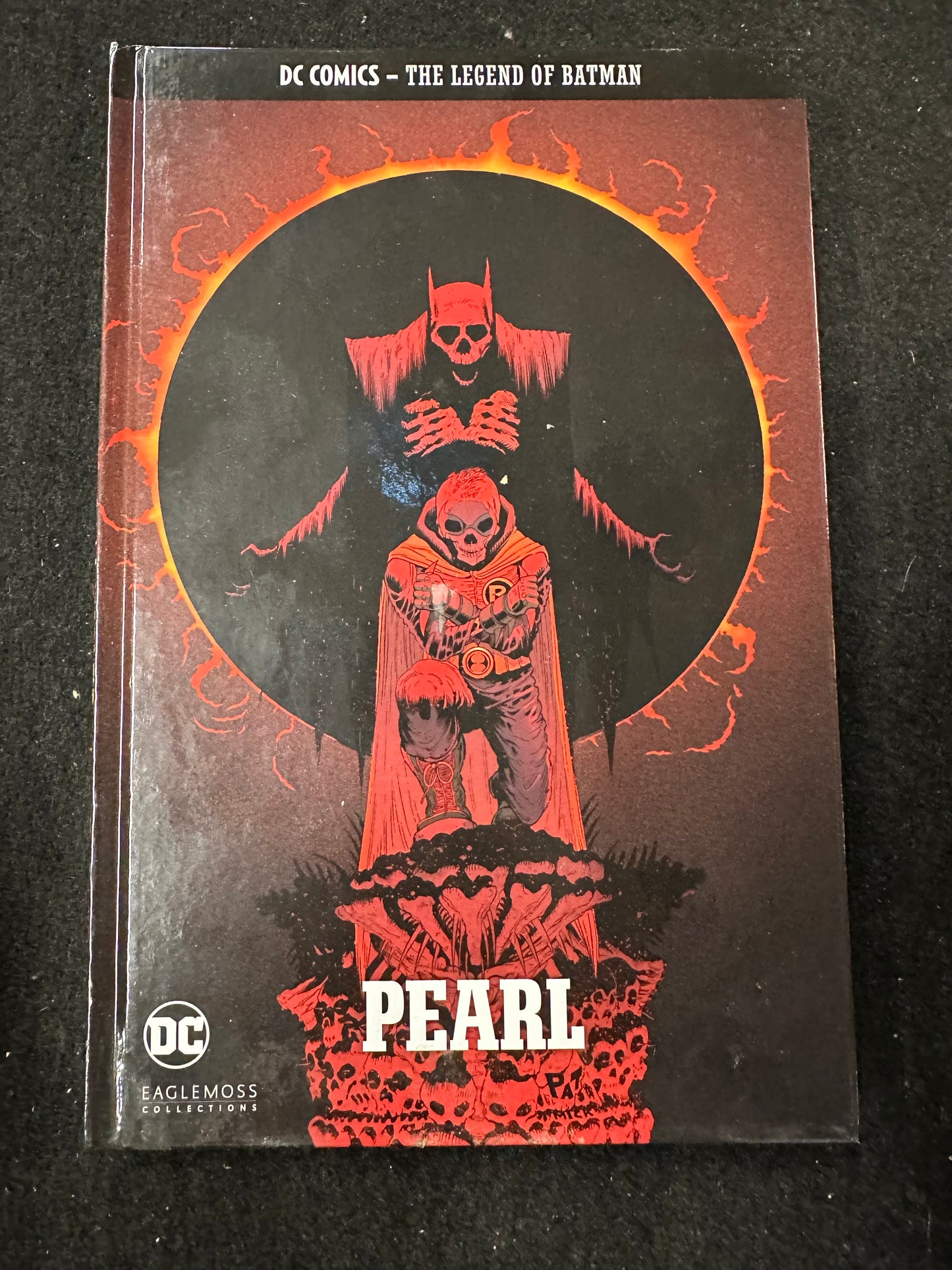 DC COMICS GRAPHIC NOVEL COLLECTION THE LEGEND OF BATMAN - PEARL