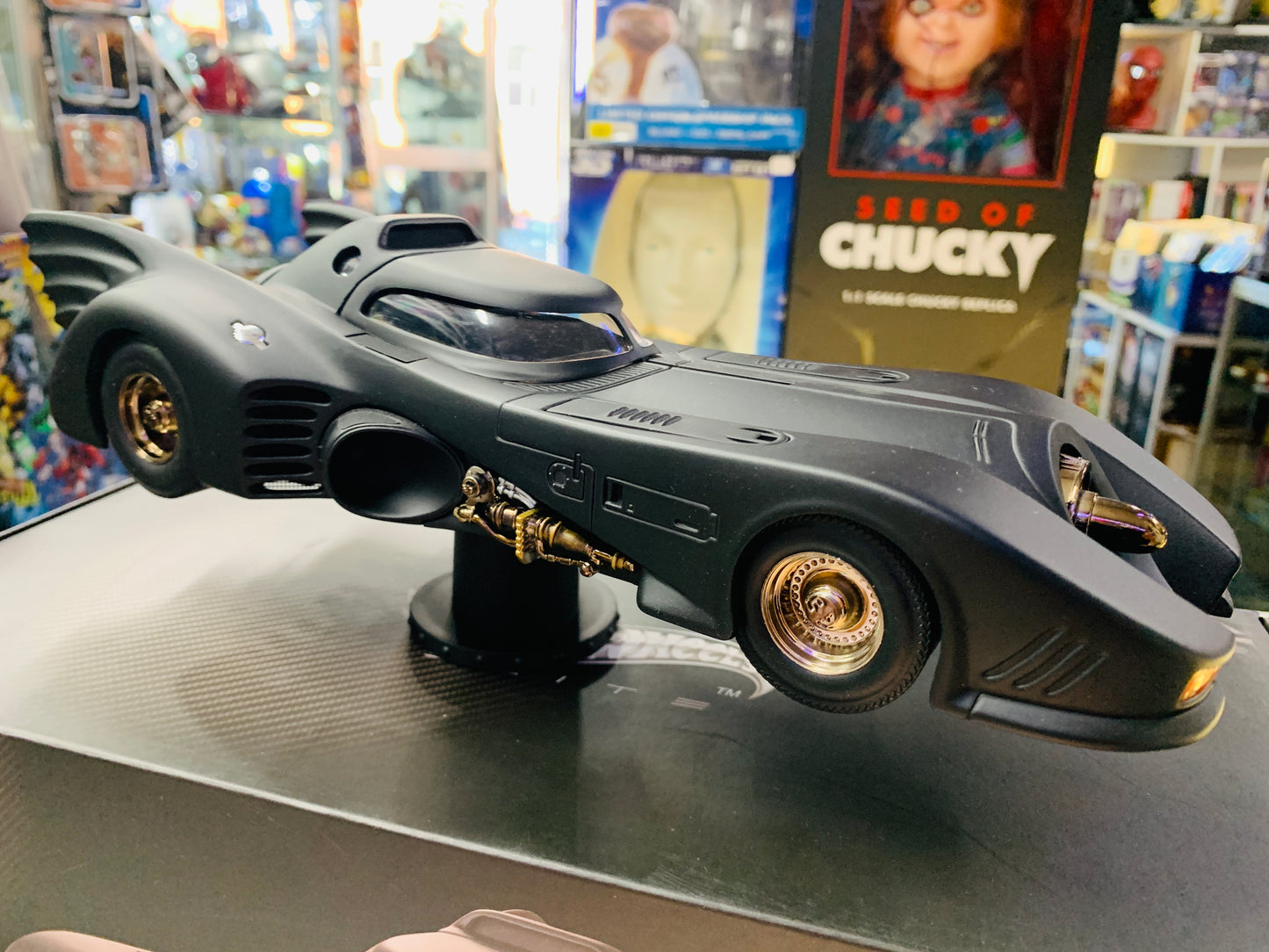 Hotwheels elite 1:18 scale Batman returns bay mobile