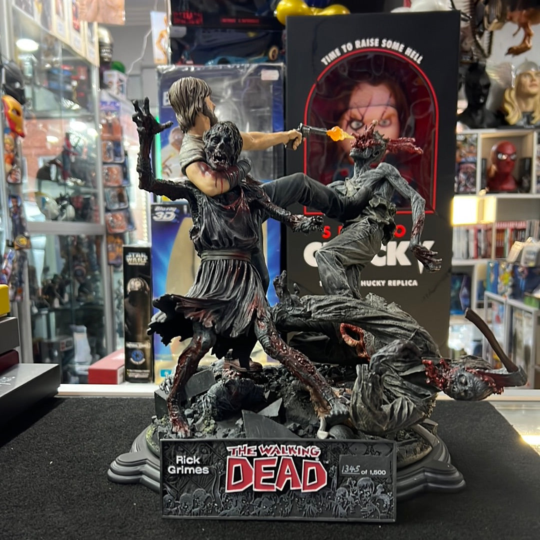 McFarlane Toys The Walking Dead Rick Grimes Resin Statue