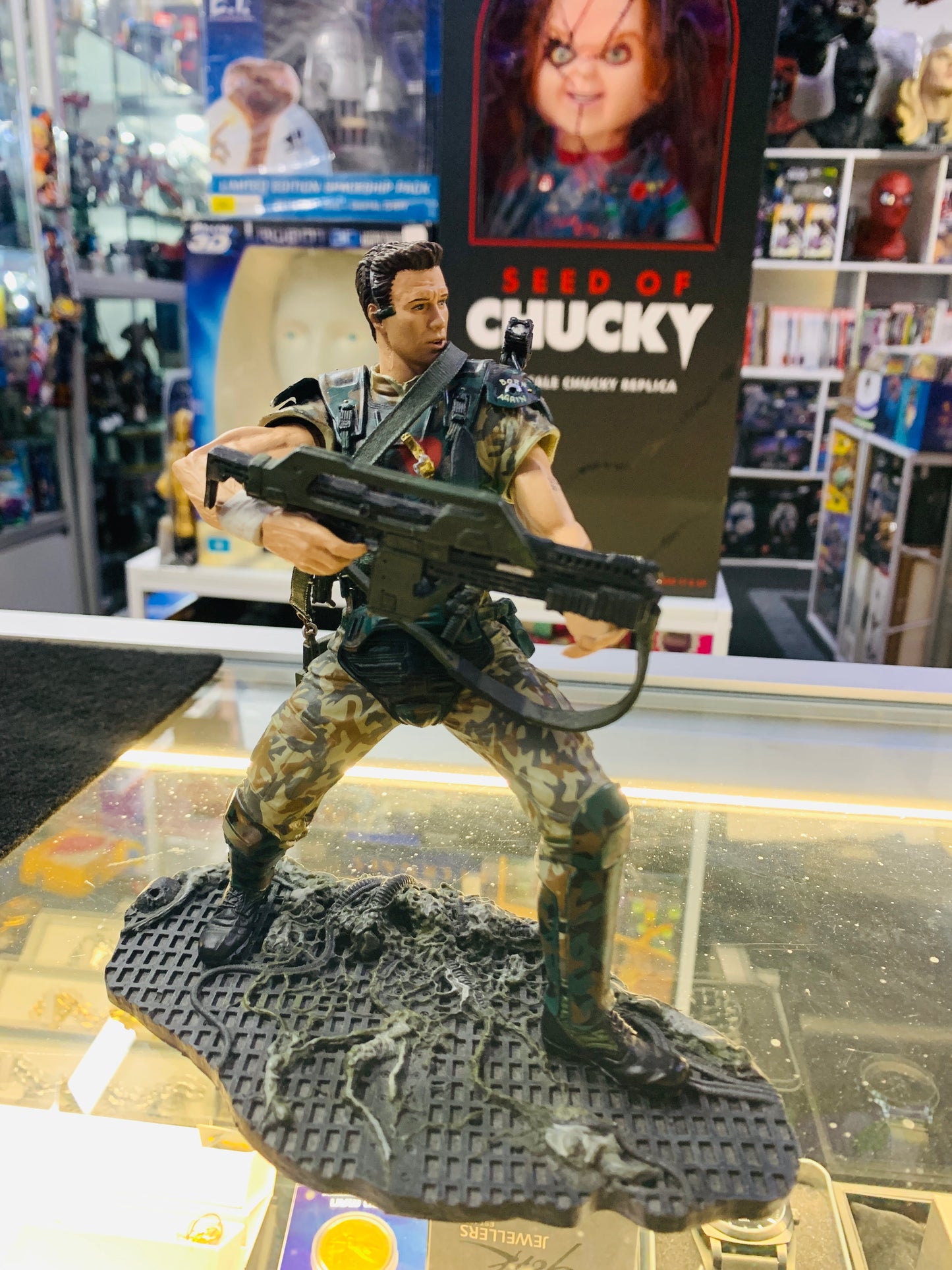 Alien corporate hicks from McFarlane toys no box