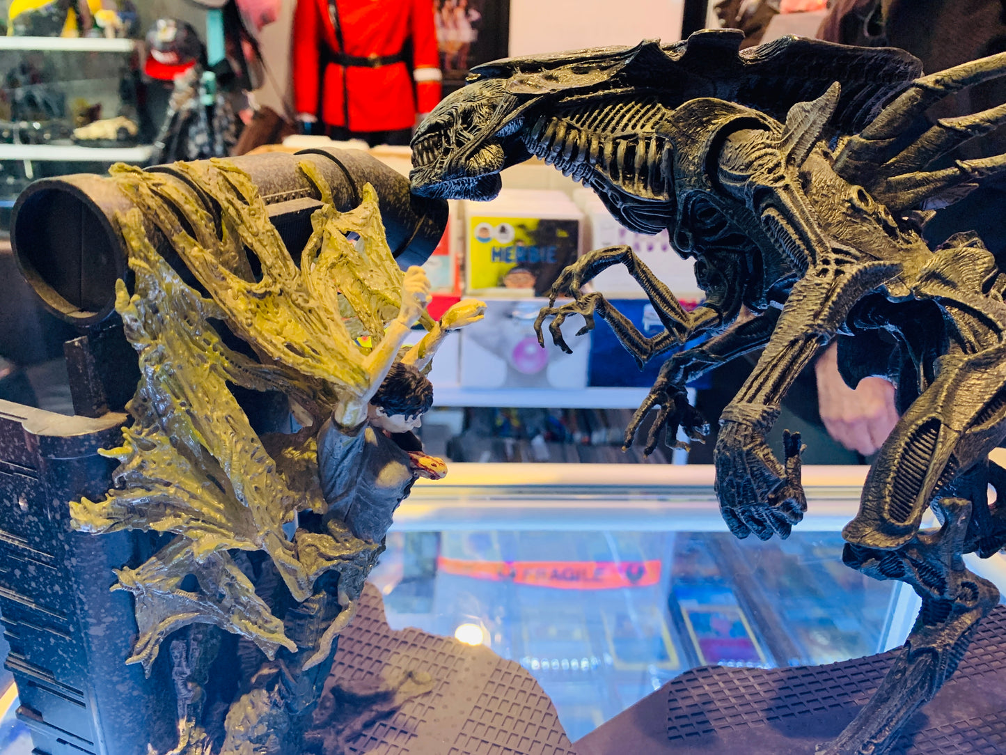 Alien Queen deluxe set from McFarlane toys no box