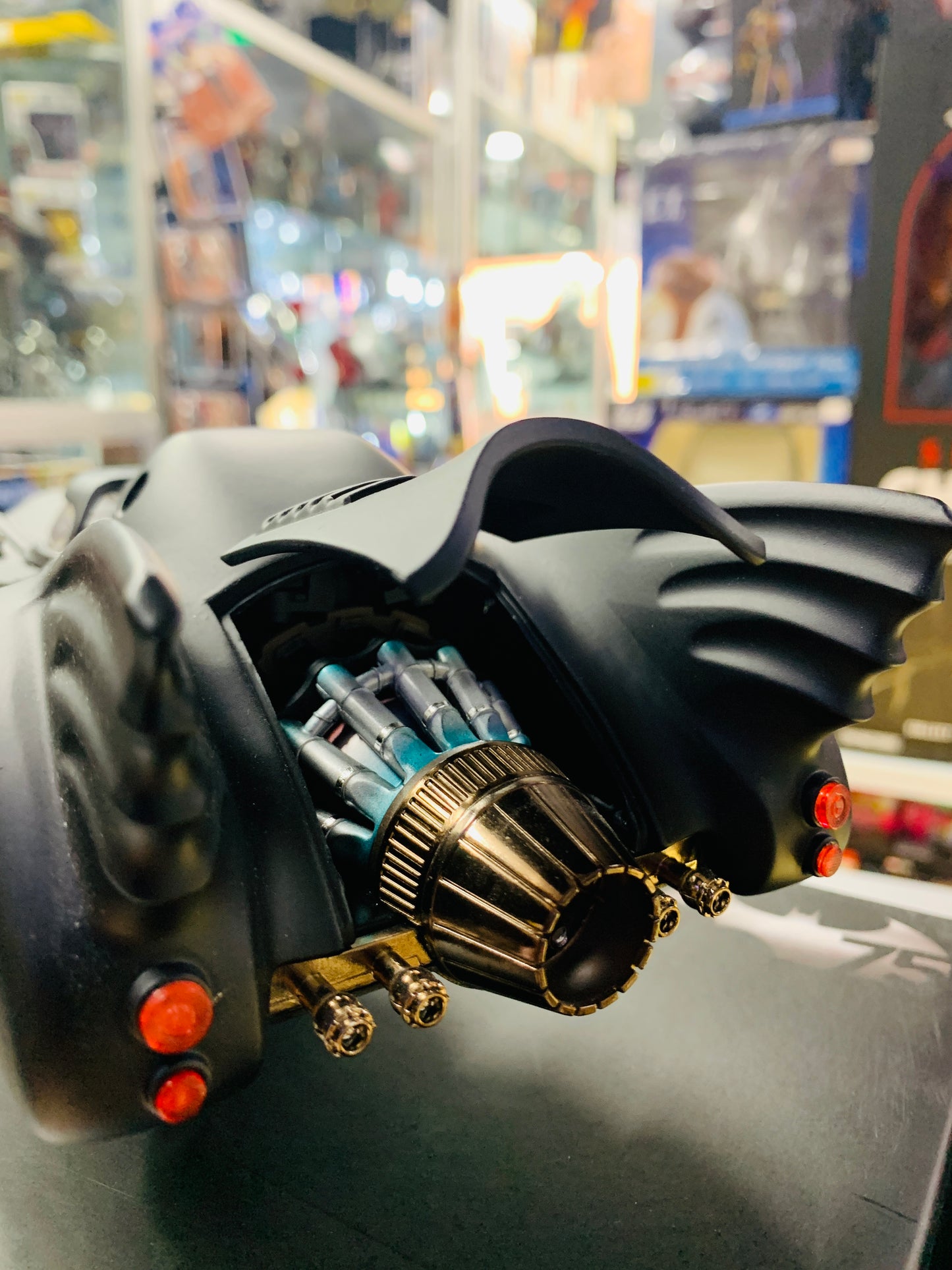 Hotwheels elite 1:18 scale Batman returns bay mobile