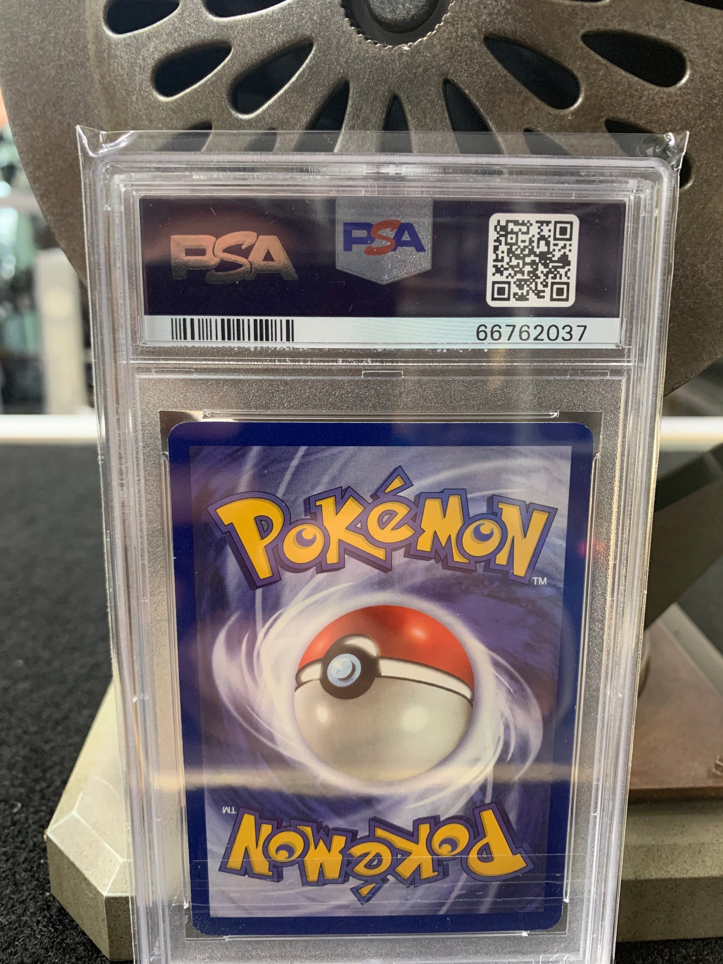 Pokémon 2000 1st edition dark golduck graded