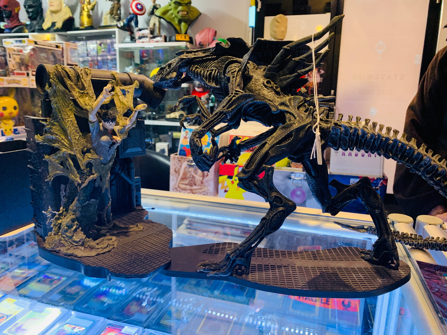 Alien Queen deluxe set from McFarlane toys no box